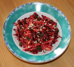 Rote-Beete-Apfel-Salat-300
